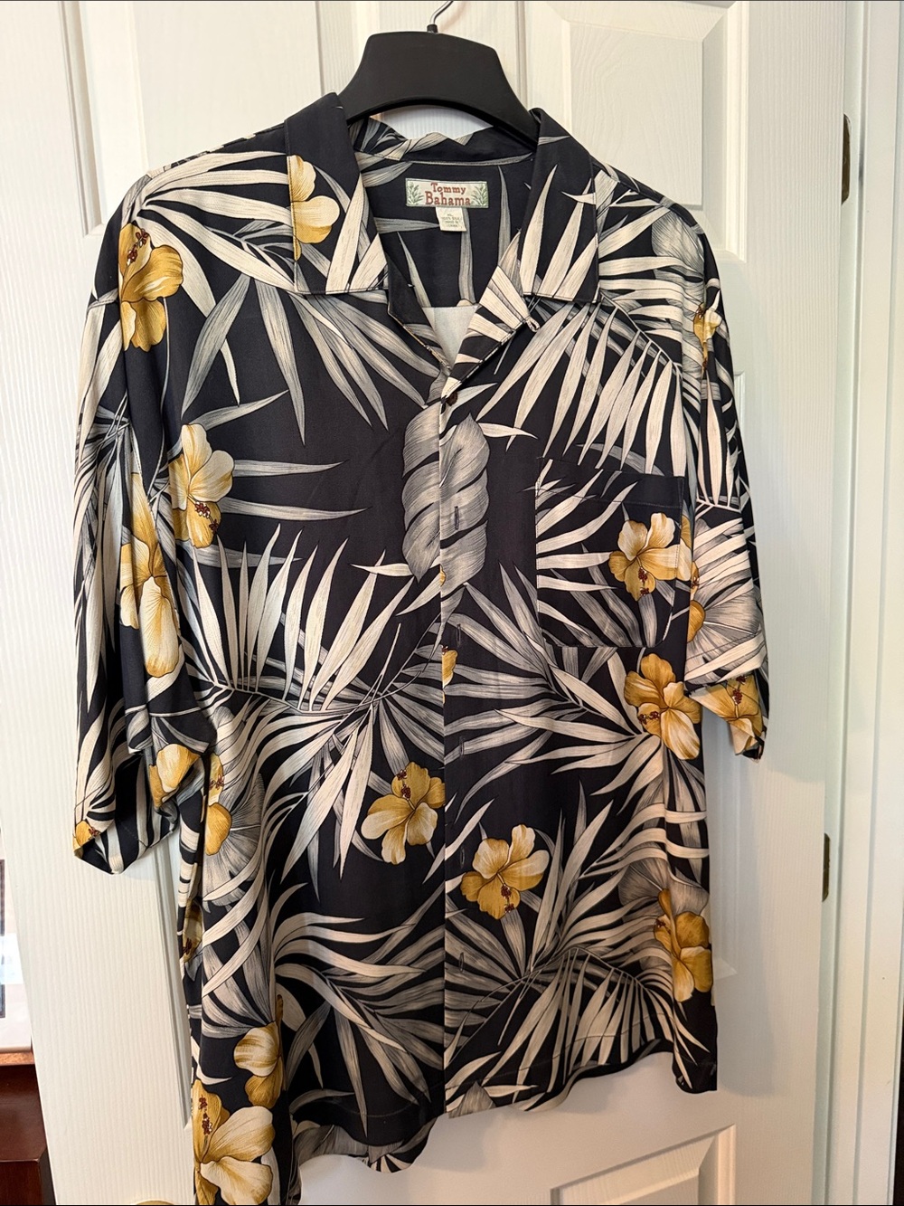 Tommy Bahama Black Tropical Floral Button-Up Shirt
